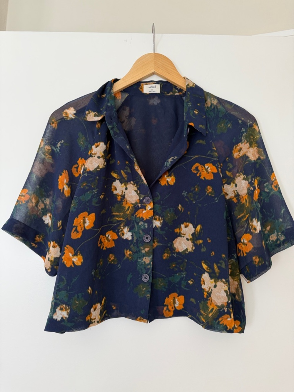 Aritzia Navy Floral Short-Sleeve Button Down Shirt Size Medium Wilfred